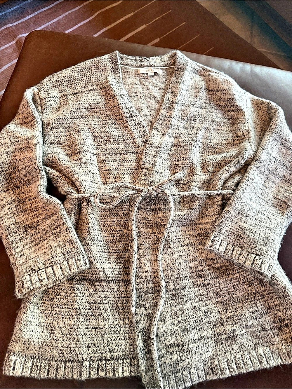 LOFT Gray & White Cardigan Size Large Like New